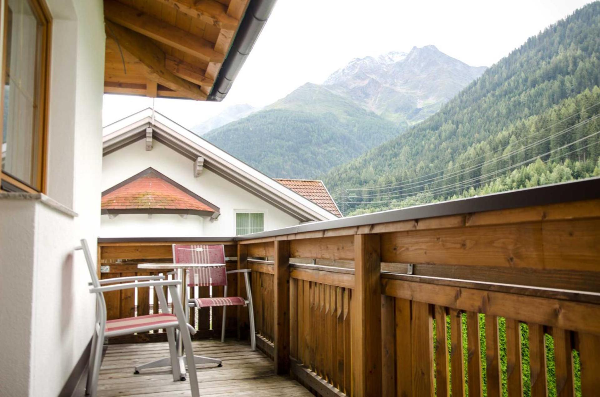 Haus Alpin Apartments Pettneu am Arlberg Εξωτερικό φωτογραφία